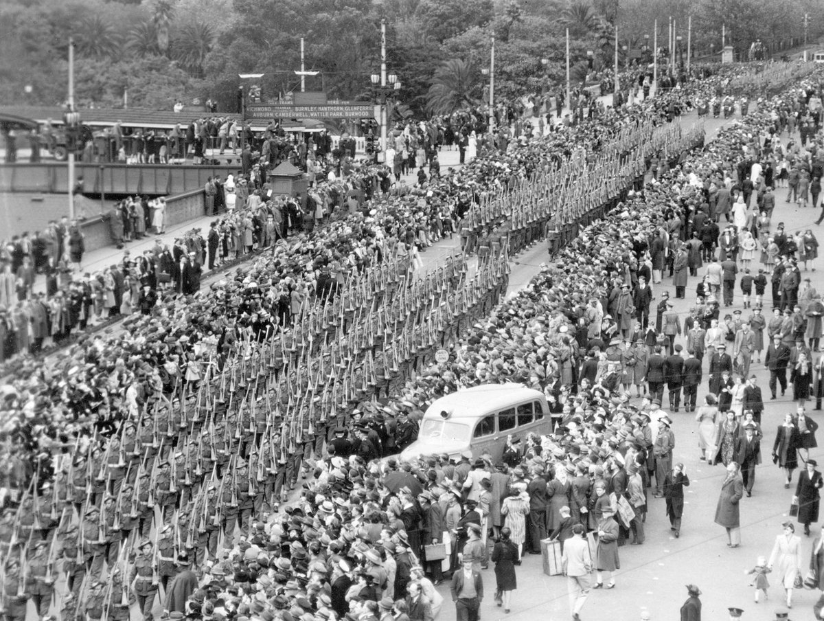Army procession through Melbourne streets, 1944, Melbourne City