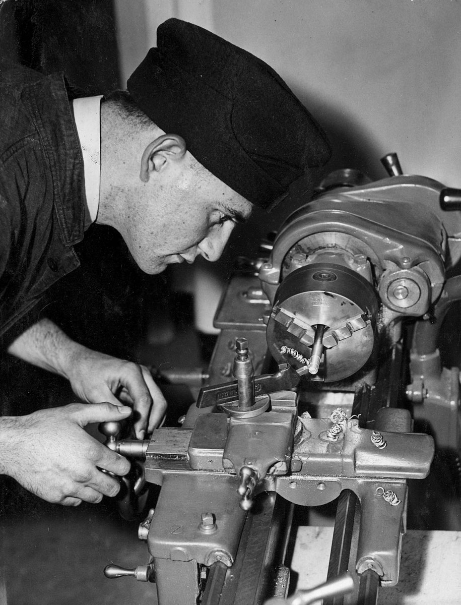 R.A.A.F. trainees at Melbourne Technical School (c. 1940)