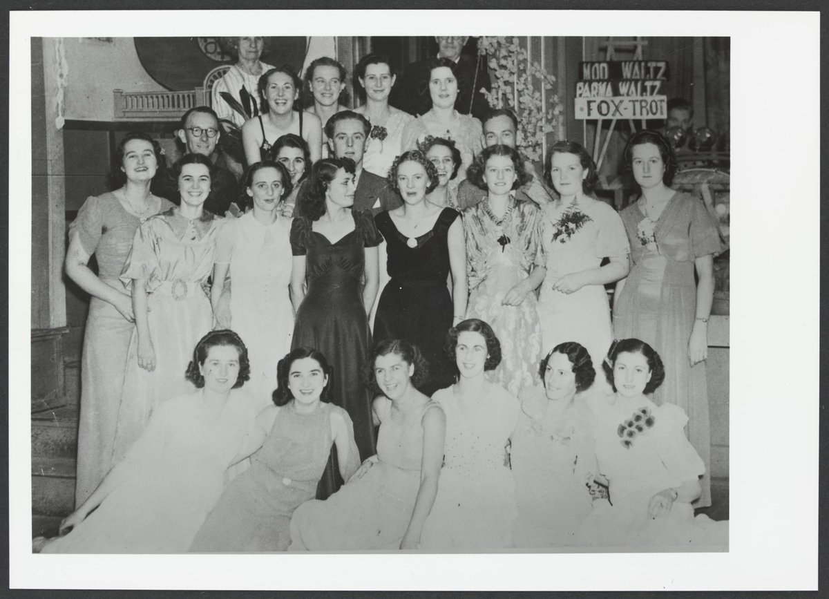 Staff portrait dance at Andelusia Hall Coburg Store No. 21 (1939)