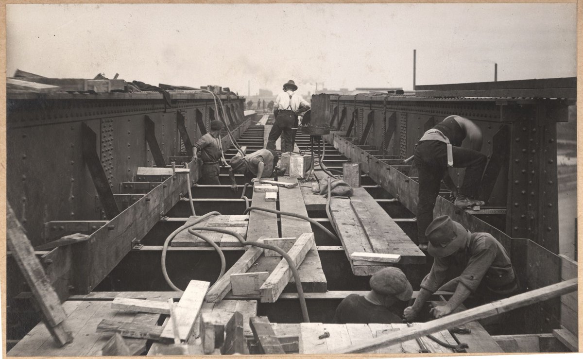 South Kensington to West Footscray. Bridge over Dynon Road : 112' spans (1928)