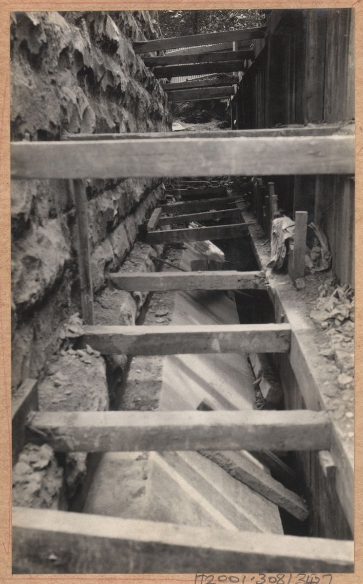 Reconditioning Hawthorn bridge - Hawthorn pier (1930)