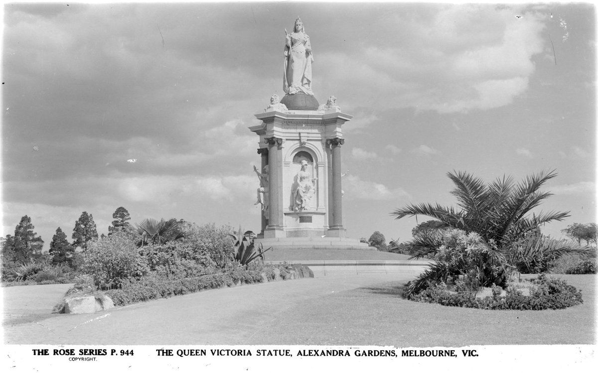 The Queen Victoria Statue, Alexandra Gardens, Melbourne, Melbourne City (1920–54)