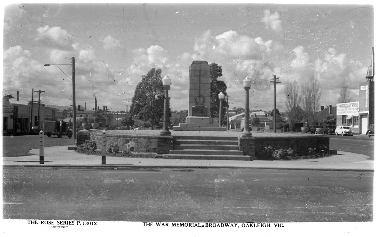 THE WAR MEMORIAL, BROADWAY, OAKLEIGH, VIC (1920–54)