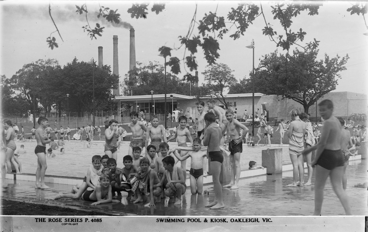 SWIMMING POOL & KIOSK, OAKLEIGH, VIC (1920–54)