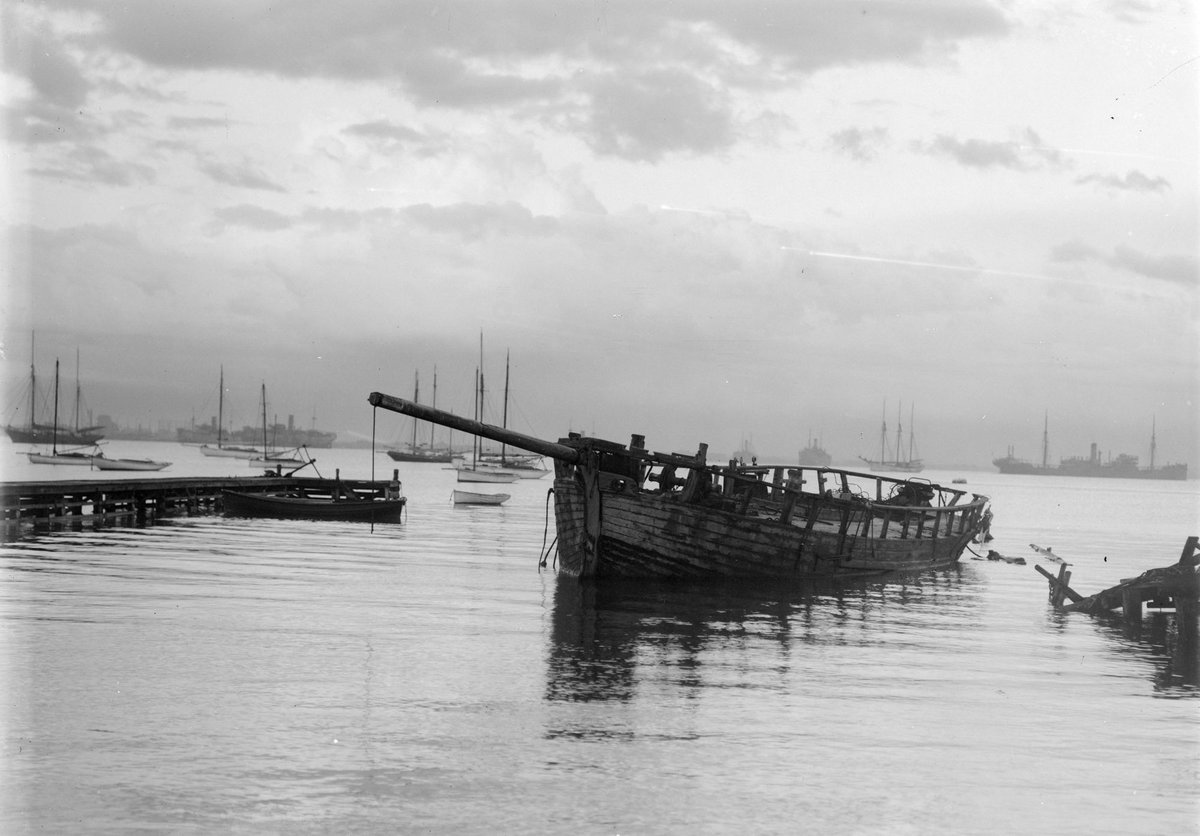 OLD HULK P.MELB [Port Melbourne] (1900–54)