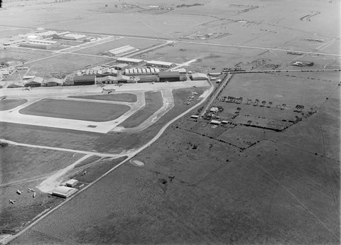 Essendon Drome [i.e. aerodrome], 1948