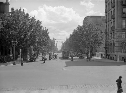 Collins Street from Spring Street intersection, Melbourne, 1945–54