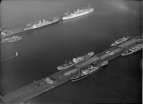 Strathaird Pt Melb [i.e. Port Melbourne] Cloudy, 1948