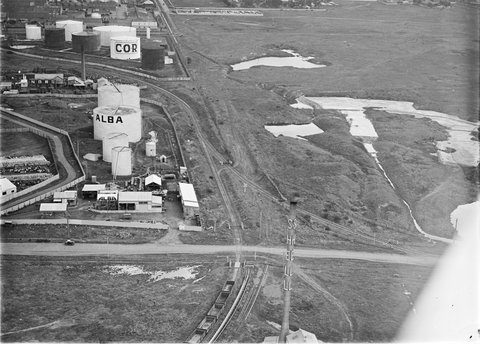 Alba and C.O.R. Refineries, Shell chimney and railway line in Spotswood area, c. 1948