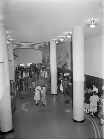Tourist Bureau Interior, Collins St, Melbourne, 1945