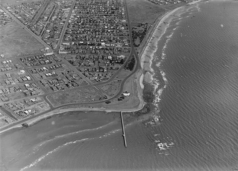 [Elwood area on Port Phillip Bay], c. 1925