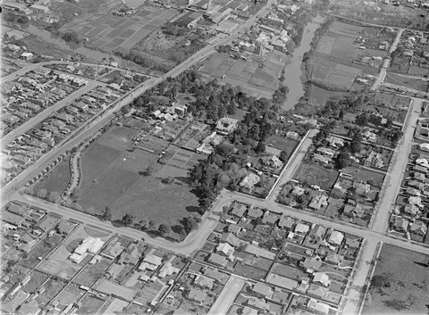 Looking from Kew to Richmond over Yarra River, 1925–40