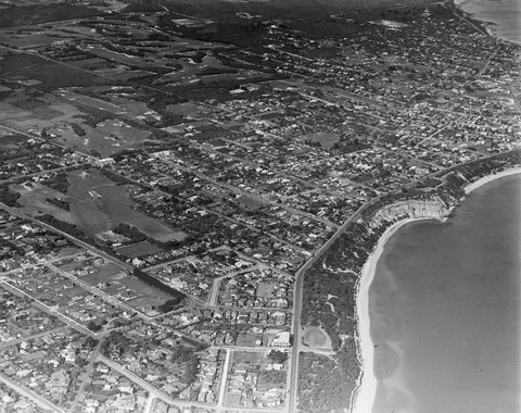 Black Rock and Beaumaris area including golf courses and coastline, c. 1938