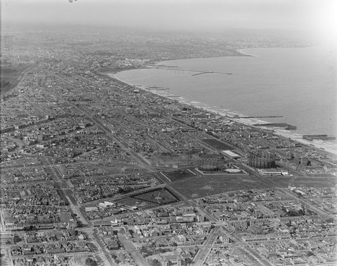Aerial view over Port Melbourne, looking south towards St. Kilda, 1930–37