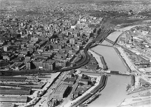 City of Melbourne and Yarra River, c. 1945