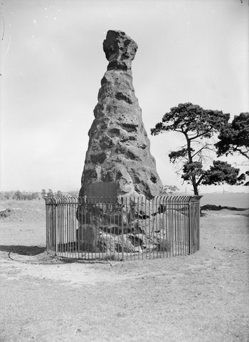 Monument to Burke & Wills, Melbourne, 1945–54
