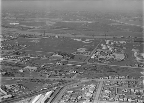 [Residential and refinery areas of Spotswood, c. 1933