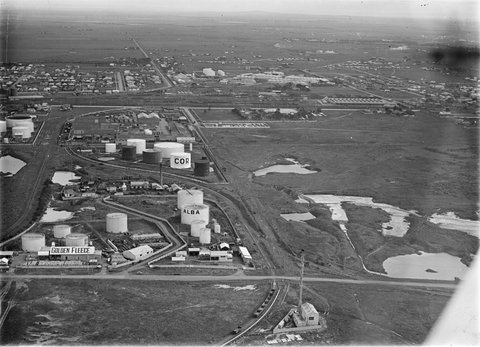 Refineries in Spotswood area, including C.O.R., Alba, Golden Fleece and Shell, c. 1948