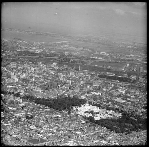General view of Melbourne from N.E., [Vic.], 1952