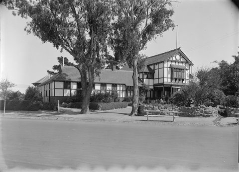 Malvern Gardens Kiosk, 1945–54