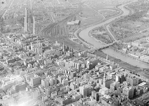 Aerial view of the City of Melbourne, 1925–35