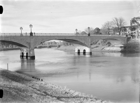 Anderson Street Bridge over Yarra, Melbourne, 1947