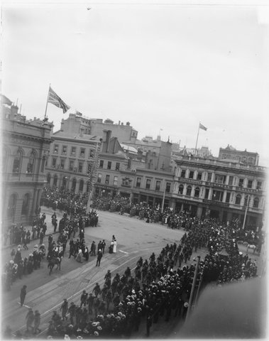 Street scenes in Melbourne, 1900–40