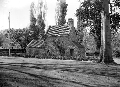 Captain Cook's Cottage, Fitzroy Gardens, 1945–54