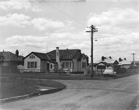 Home of photographer Charles Pratt, 86 McCracken Street, Essendon, c. 1938