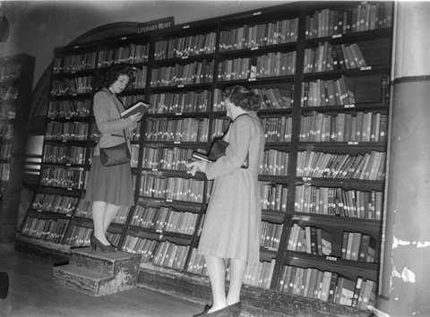 V.R.I Library (possibly Victorian Railways Institute Library), Melbourne, 1947