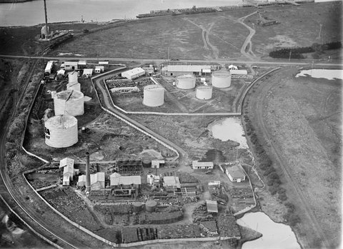 Golden Fleece and Alba Refineries in Spotswood area, c. 1948