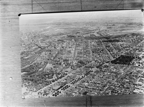 City of Melbourne looking south west to port area, c. 1945