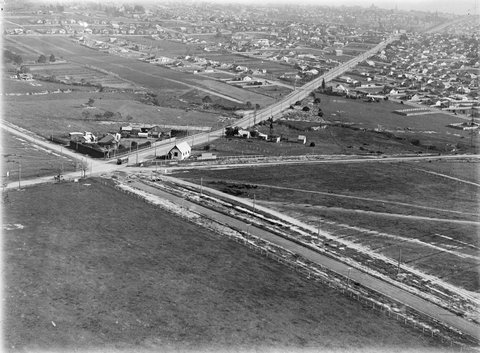 East Kew, corner of Burke Road, Kilby Street and High Street, 1925–40