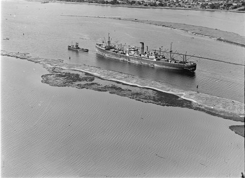 Ship being towed into Port of Melbourne, 1929