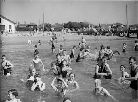 [Middle Brighton. (Old No. P.303), 1945–54