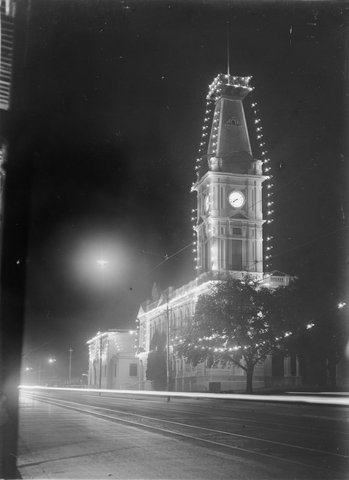 Camberwell Town Hall at night, 1927–59
