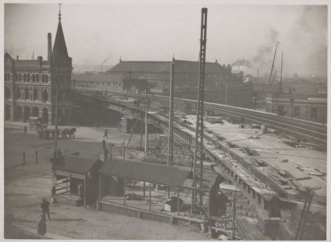 Construction of Flinders Street viaduct, c. 1890