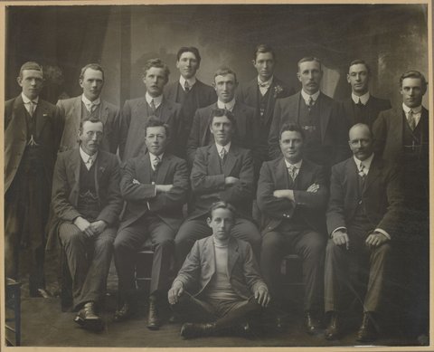 Presented to the Melbourne Bread Carters Union by the Geelong Bread Carters as a token of their highest esteem. 17.9.12, 1912