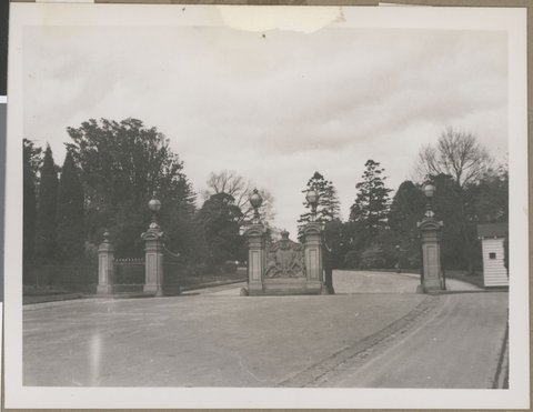 Gov [i.e. Government] House, Melbourne - Main entrance, 1949