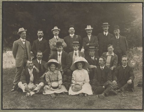 F. W. Niven & Co.'s Employees 1st Annual Picnic and Sports held at Mordialloc 17th December 1910