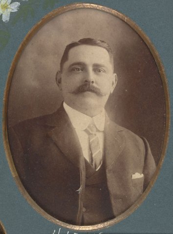 Windsor Cabmen's Shelter presented to Mr. John Dunham, 1904