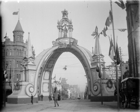 Looking west down Collins St. towards Swanston St. from intersection of Russell and Collins Streets, c. 1901