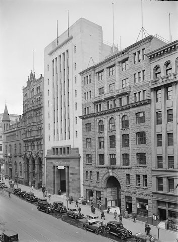 Gothic Bank, Bank of New South Wales and the Bankers & Traders Building, Collins St., Melbourne, 1935?