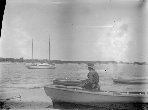 Boats offshore in Port Phillip Bay, 1900–20