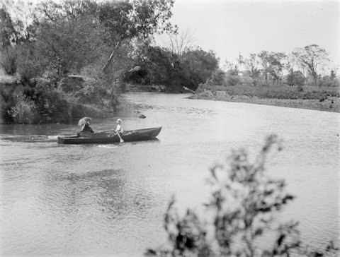 Yarra [River] near Kew with Boat, 1899