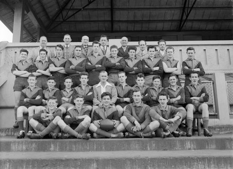 "Northcote, possibly Fourths, football team on steps", 1940–50