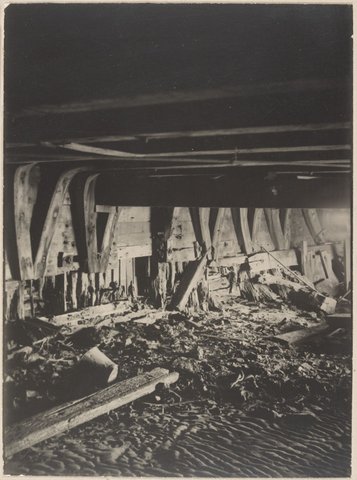 Captain Kenny's [Kenney's] bathing ship, St. Kilda, 1911