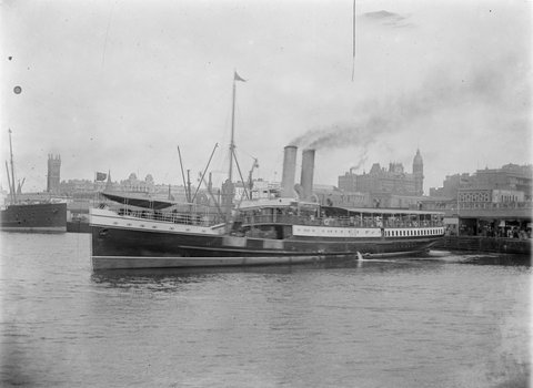 Steamer leaving dock on Yarra River, Melbourne, Victoria, 1890–1910