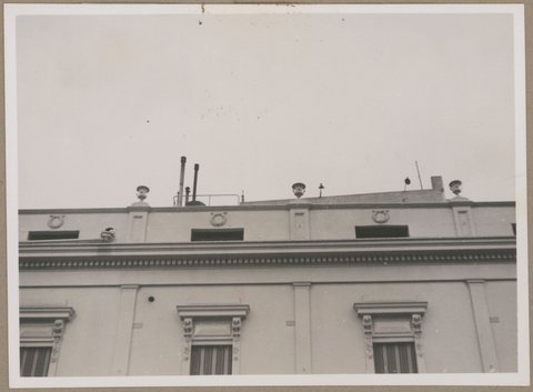Richardson's Hotel, Bourke St., cnr of Russell St. [Melbourne, Vic.], 1949