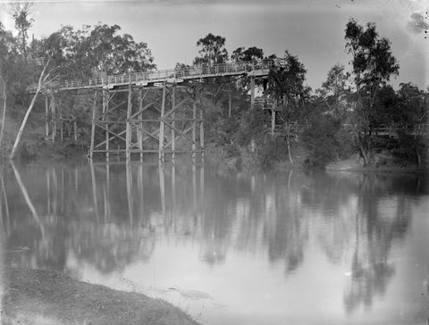 Bridge over the Yarra, possibly at Kew near Yarra Bend, 1890–1910